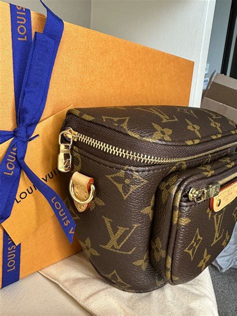 lv mini bumbag 2023